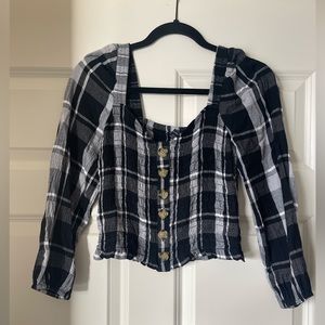 American eagle cropped checkered black and white long sleeve top